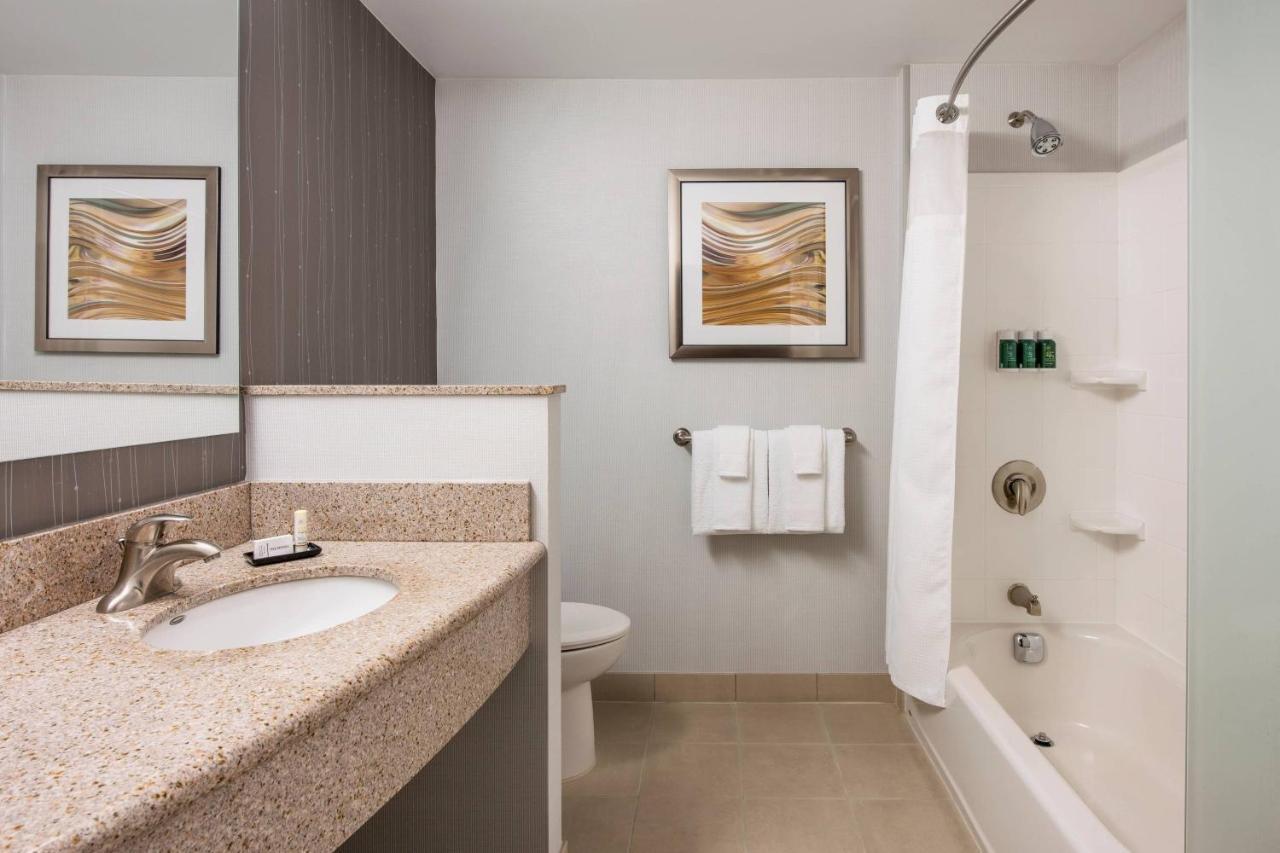 Hotel Courtyard By Marriott Edmonton West Zewnętrze zdjęcie