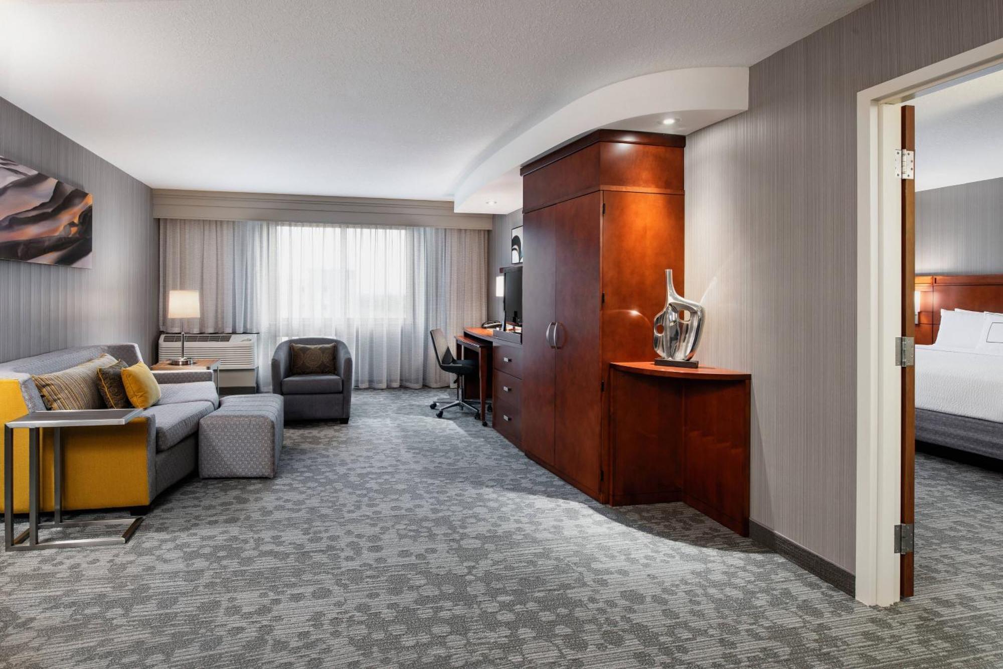 Hotel Courtyard By Marriott Edmonton West Zewnętrze zdjęcie