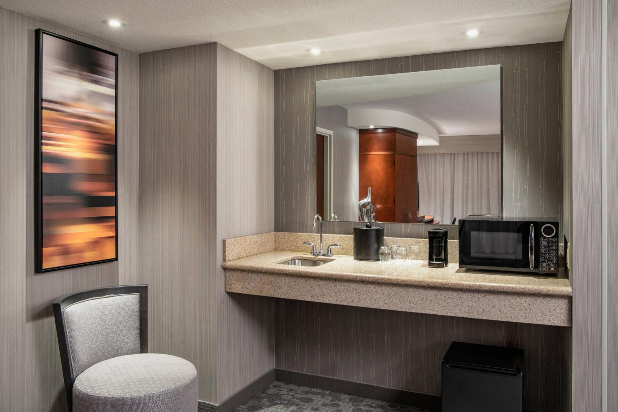 Hotel Courtyard By Marriott Edmonton West Zewnętrze zdjęcie