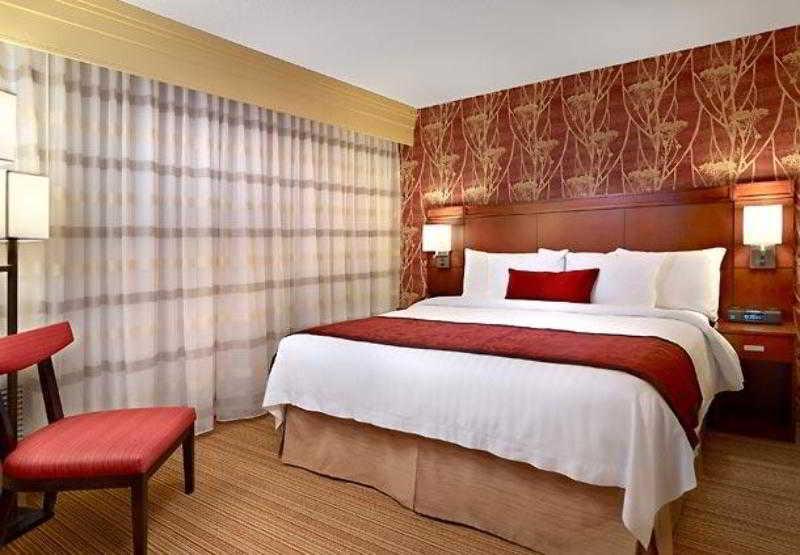 Hotel Courtyard By Marriott Edmonton West Zewnętrze zdjęcie