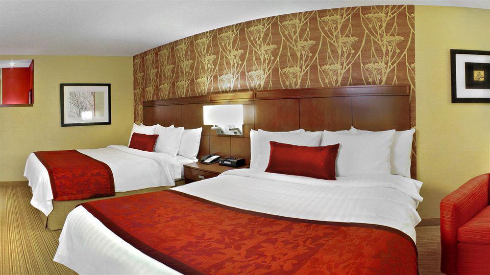 Hotel Courtyard By Marriott Edmonton West Zewnętrze zdjęcie